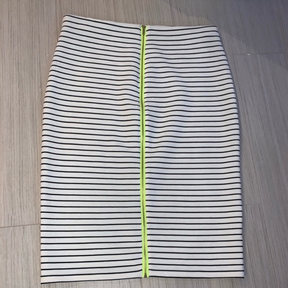 Bar III Dresses & Skirts - NWOT BLACK AND WHITE PENCIL SKIRT